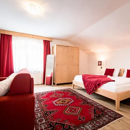 Garni Am Schloss 3* Bruneck